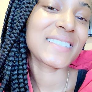 Meet your Posher, Simone